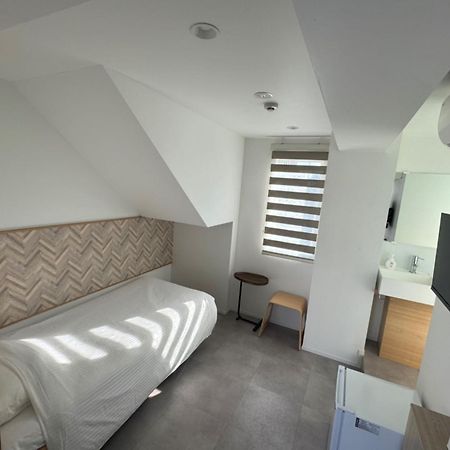 Hotel Apreton Tokyo Bagian luar foto